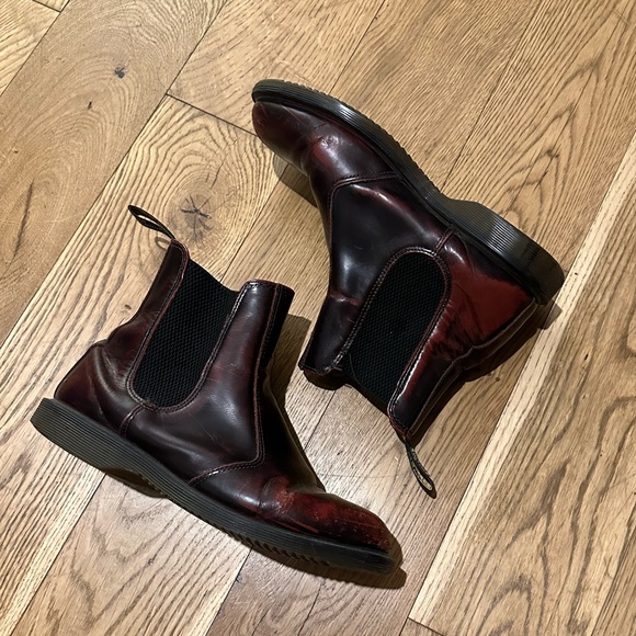 Doc Martens 2976 Chelsea Boots - Picture 2 of 3